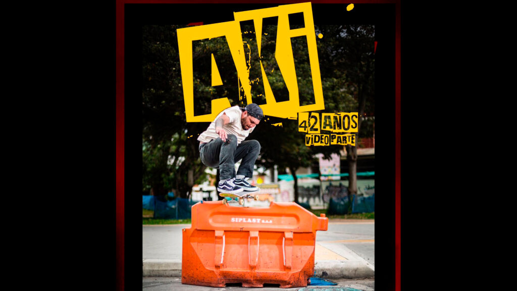 Este video celebra los 42 años de Giovanny Arias Puin, conocido como Akilino, skater de la ciudad de Bogotá.